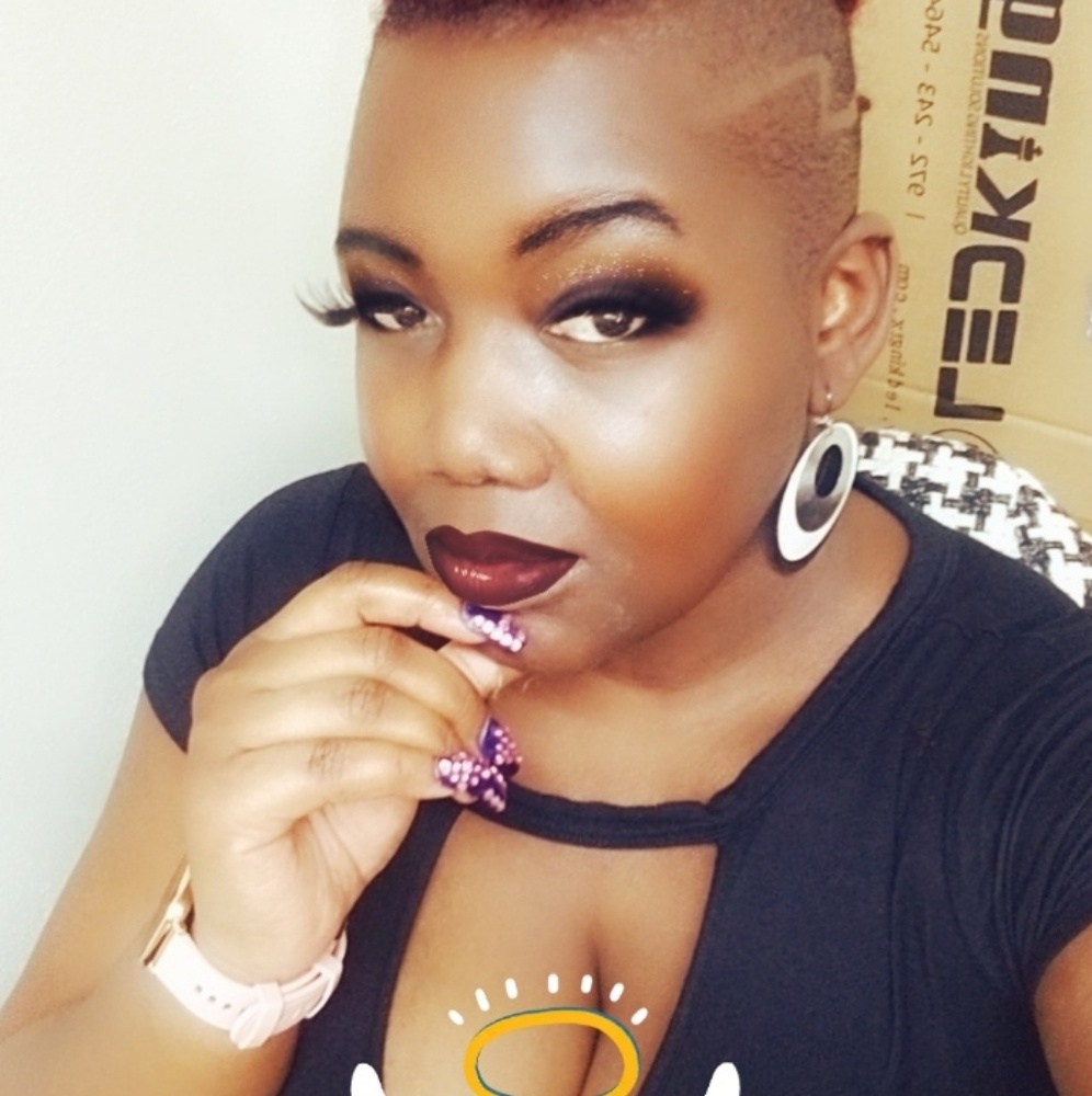Meet your Posher, Lashontaeia